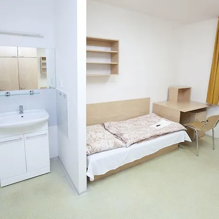 Podoli Hostal *